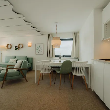 Pfeifer Apartment *
